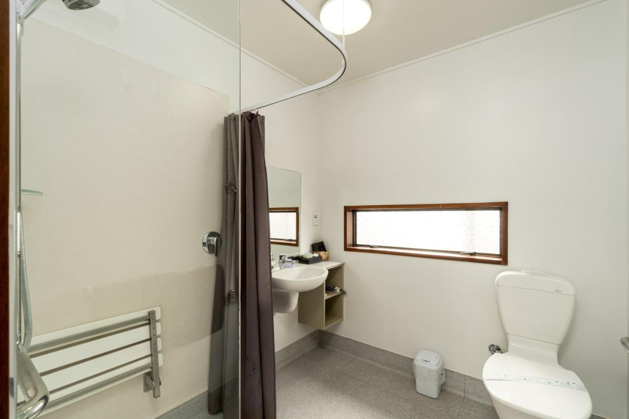 Centennial Court Hotel Александра Екстериор снимка